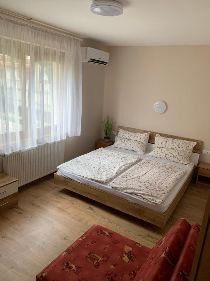 Zsuzsa Apartman Hajdúszoboszló المظهر الخارجي الصورة