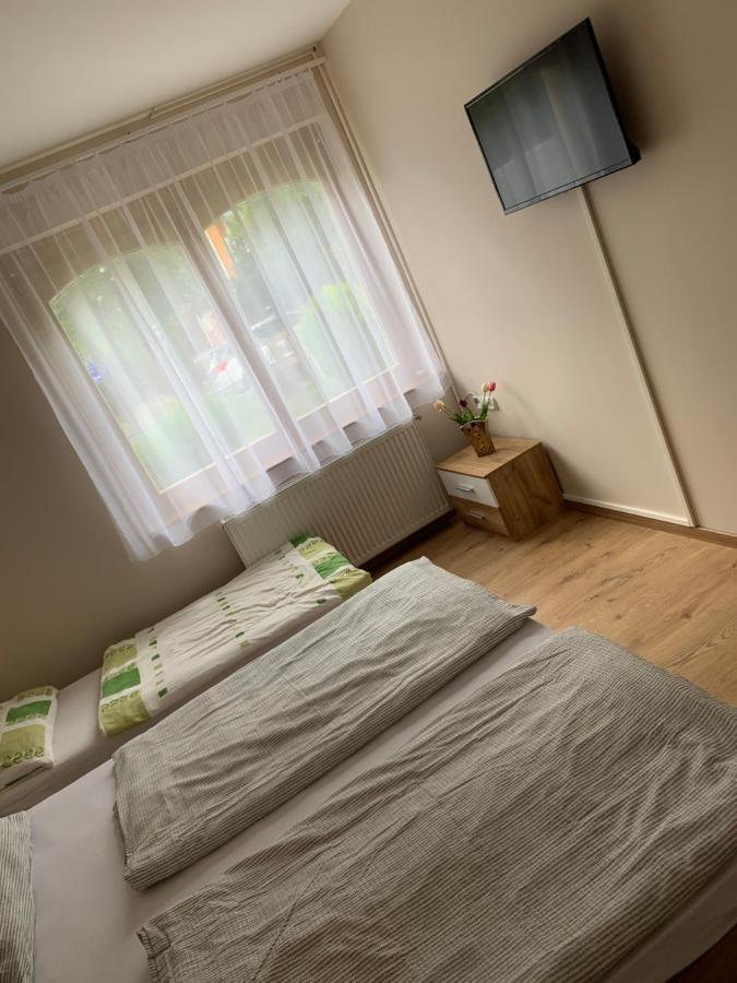Zsuzsa Apartman Hajdúszoboszló المظهر الخارجي الصورة