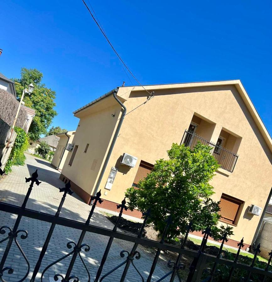 Zsuzsa Apartman Hajdúszoboszló المظهر الخارجي الصورة