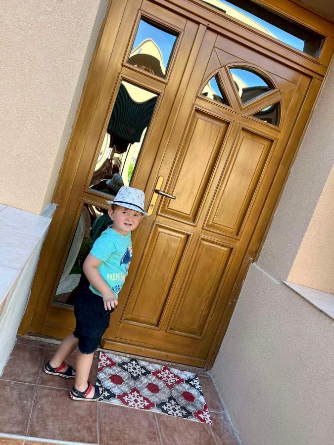 Zsuzsa Apartman Hajdúszoboszló المظهر الخارجي الصورة